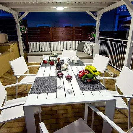 Vila Avocado Offering Peace And Relaxation *