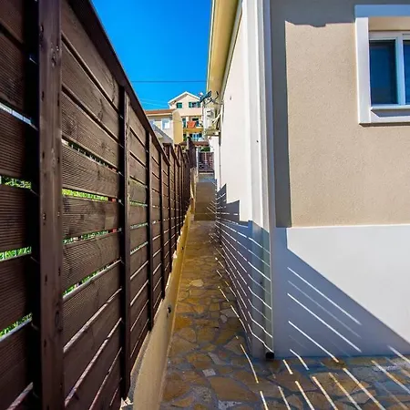 Avocado Offering Peace And Relaxation Vila *