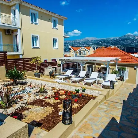 Avocado Offering Peace And Relaxation Villa *