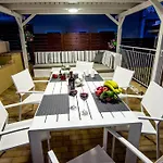 Villa Avocado Offering Peace And Relaxation *